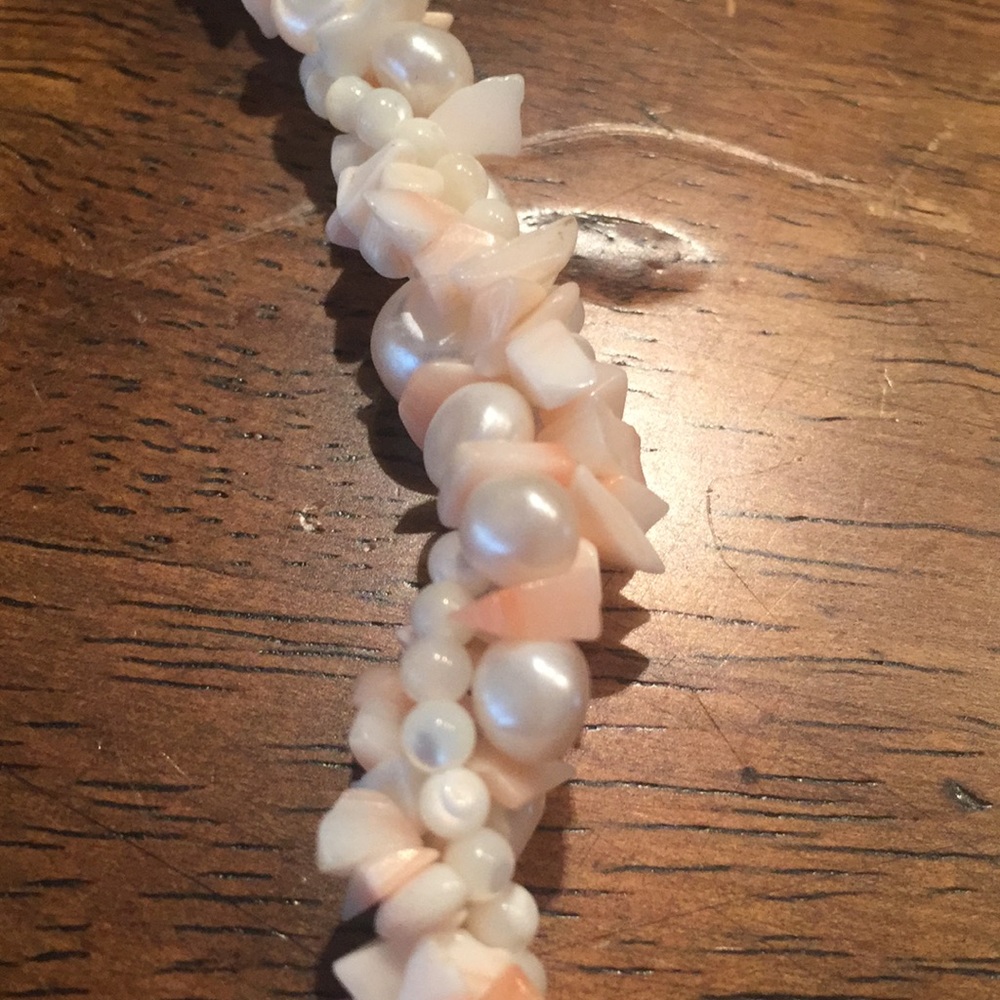 Shell necklace - Picture 3 of 3